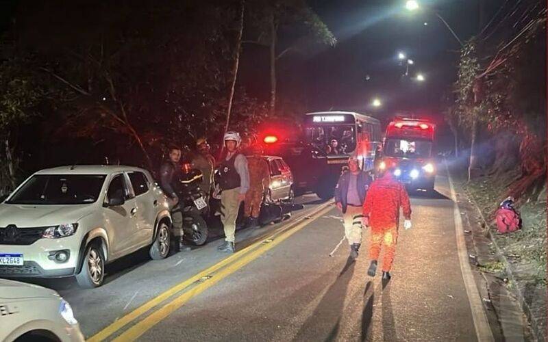 Acidente com motocicleta afeta trânsito em Petrópolis 