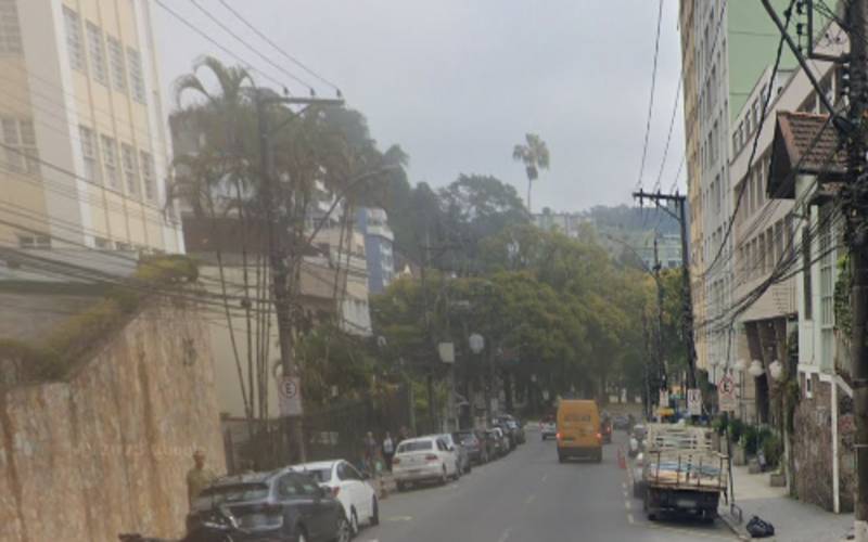 Nova decisão garante que bares da Rua Nélson de Sá Earp possam fechar às 23h nos sábad