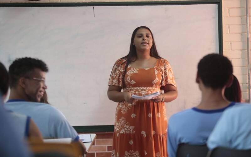 MEC lança curso para formação docente do ensino médio
