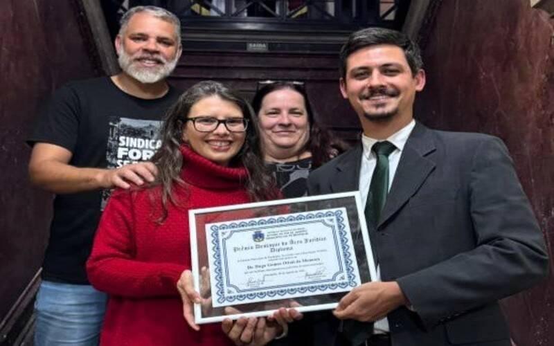 Advogado do Sepe recebe premiação da Câmara Municipal de Petrópolis