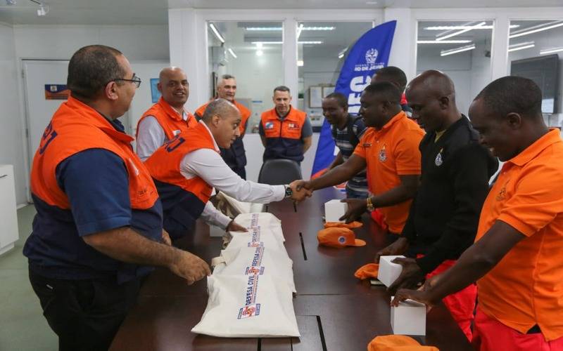 Comitiva da Tanzânia busca expertise do Corpo de Bombeiros RJ em preparação para a Cop