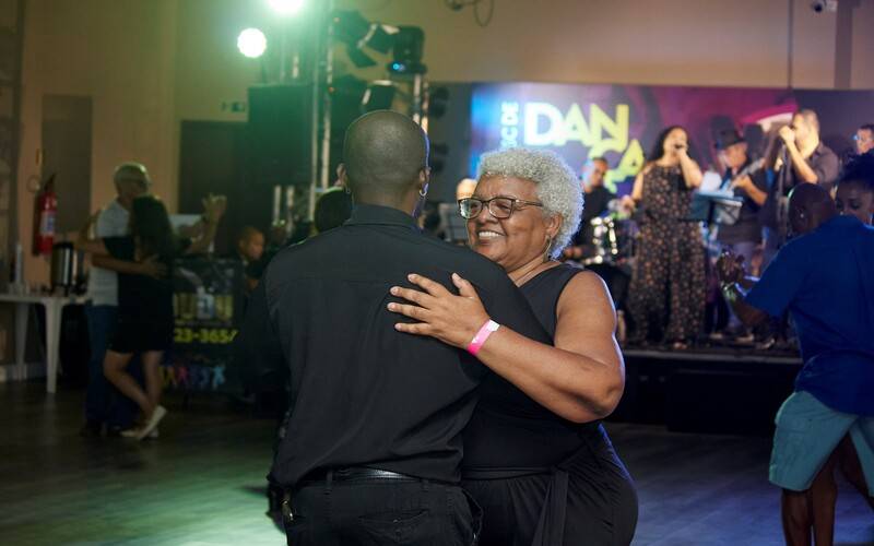 Dança de salão em Petrópolis: bailes do Sesc começam na próxima sexta