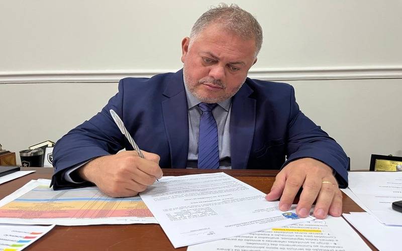 Júnior Coruja pede informação sobre possíveis irregularidades em obras de Nogueira e C