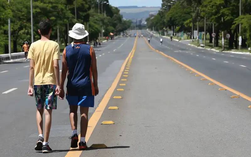 Tempo ao ar livre ajuda a prevenir casos de miopia