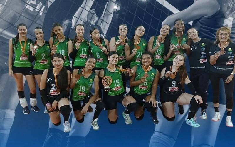Projeto Vôlei Petrópolis conquista o bronze na 3ª Edição da Copa Gigantes da Rede