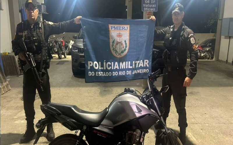 PM apreende motocicleta sem placa na Posse