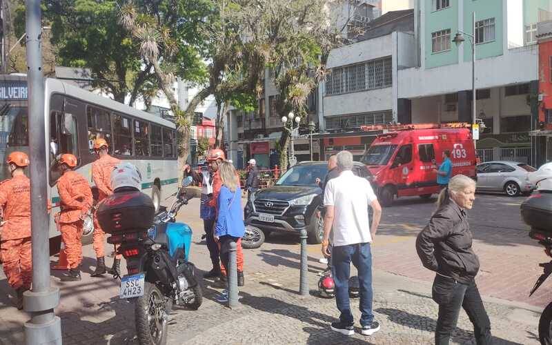 Trânsito: acidente provoca desvio no Centro