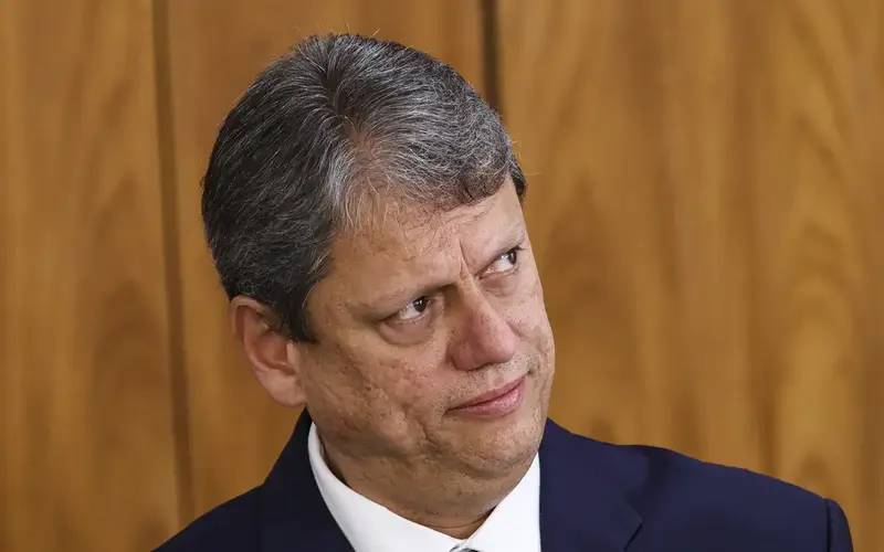 Deputado pede inquérito contra Tarcísio após falas contra STF