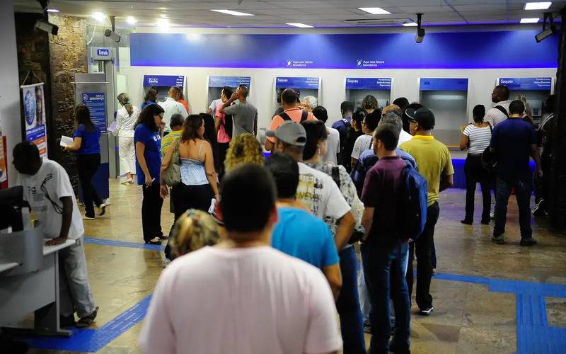 Demanda por crédito cresce 8,3% em julho, mas não garante fôlego imediato para o comér