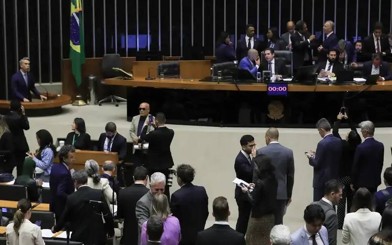 Aprovada urgência de PL que libera R$ 1,5 bi para saúde e educação