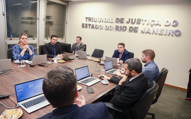 OAB-RJ e TJRJ definem novas medidas no combate ao golpe do falso advogado