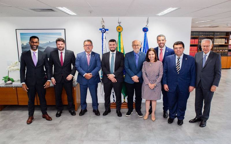 Alerj assina acordo para convocação de concursados da polícia militar