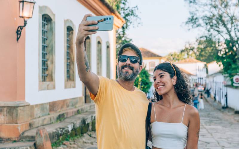 Viajantes preferem buscar informações sobre seus próximos destinos nas redes sociais, 