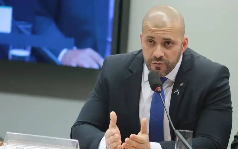 Daniel Silveira tem redução de 113 dias na pena