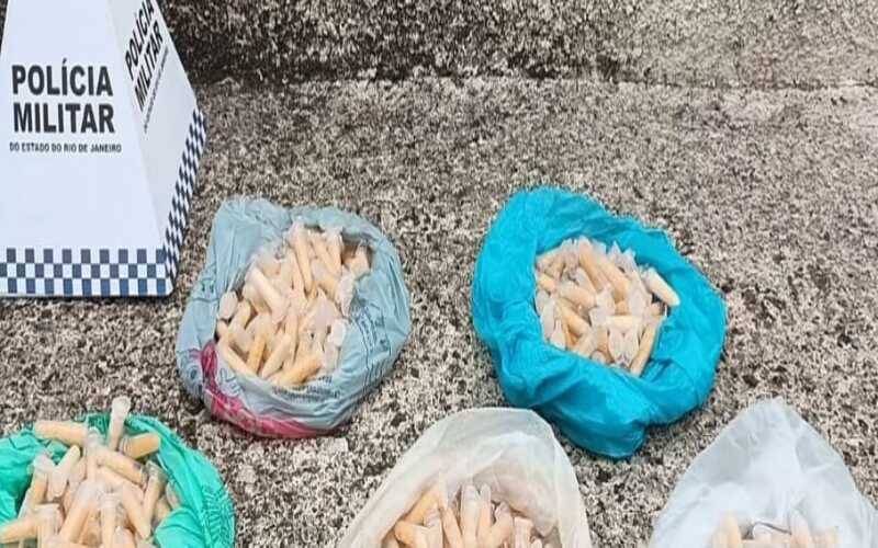 PM apreende drogas em Cascatinha