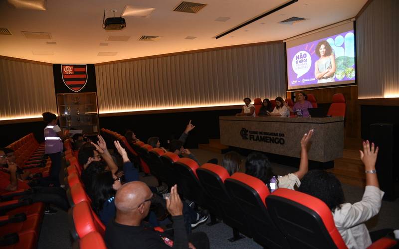 Secretaria de Estado da Mulher leva capacitação contra assédio para equipe de seguranç