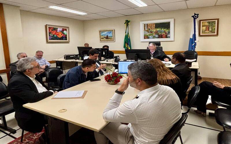 Audiência discute repasses de consignados de servidores da Educação em Petrópolis