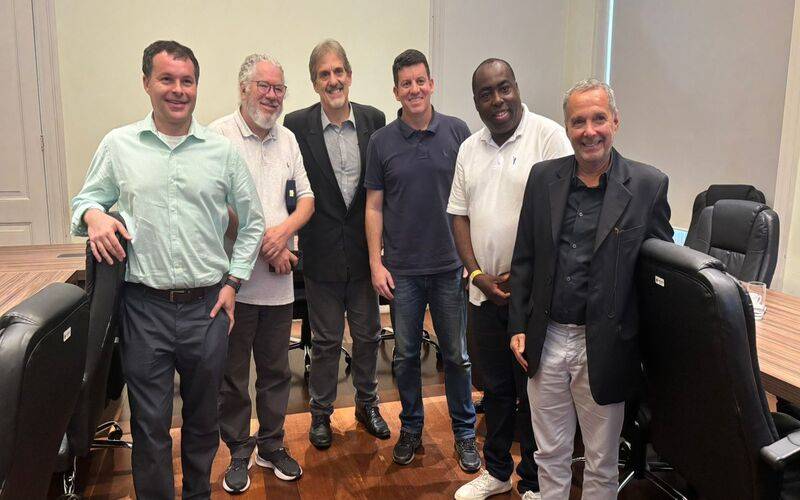 Prefeito e organizadores anunciam a 2ª edição da Flipetrópolis