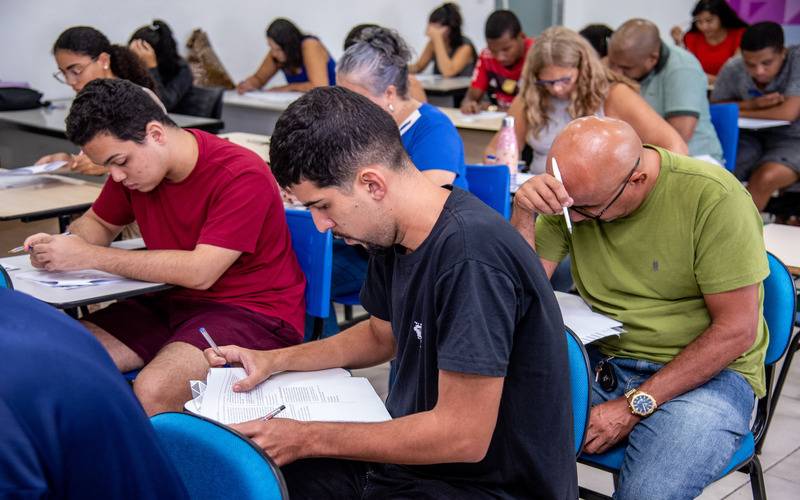 Vestibular Cederj 2026.1 tem inscrições abertas para 7355 vagas em 16 cursos de gradua