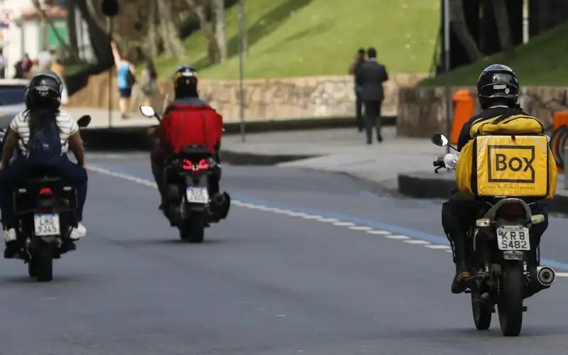 Número de trabalhadores por aplicativo cresceu 170% em 10 anos, diz BC