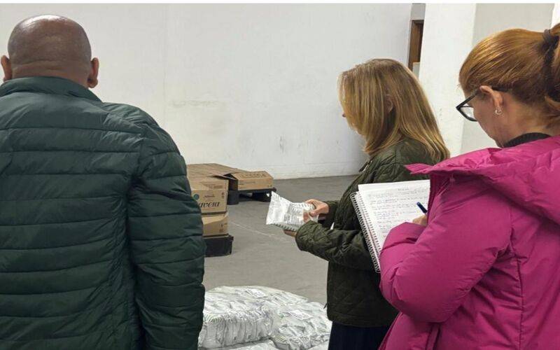 MPRJ vistoria depósito de merenda escolar em Petrópolis