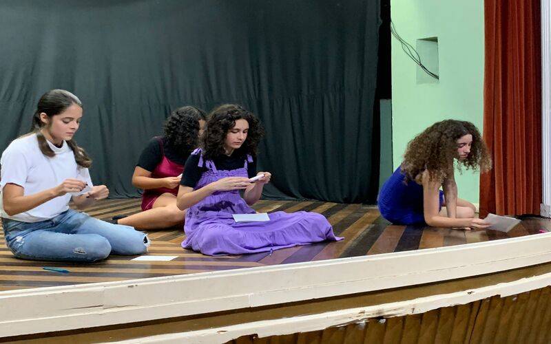 “Devaneios” estreia no Teatro Reynaldo Chaves com elenco da Escola de Música Santa Cec