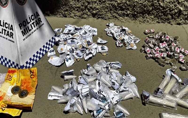 PM apreende drogas no Quitandinha e em Itaipava