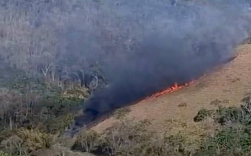 Incêndio atinge área de vegetação em Corrêas