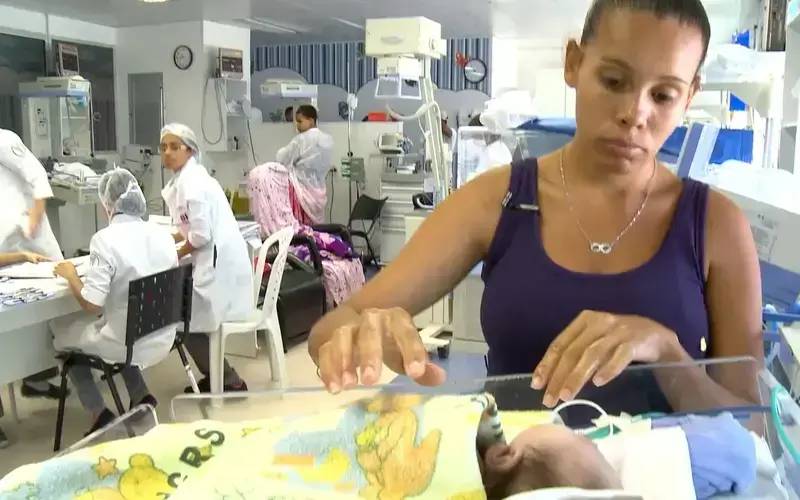 Lula sanciona lei que amplia licença-maternidade em caso de internação