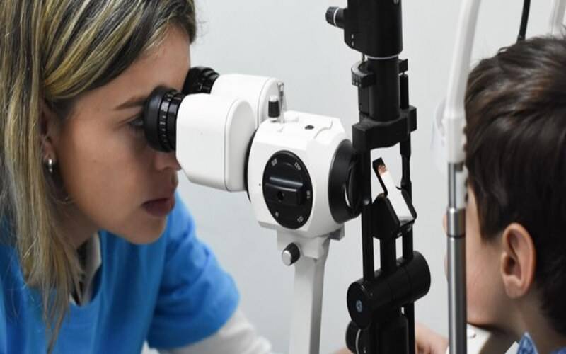 Agora Tem Especialistas examina crianças e alerta sobre importância do diagnóstico pre