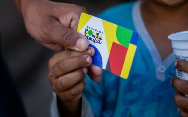 Bolsa Família amplia inserção de mães no mercado de trabalho
