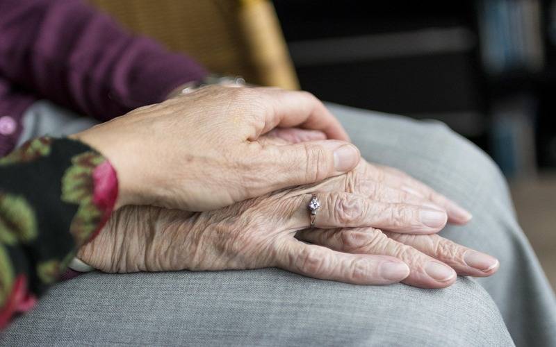 O Peso do Silêncio: Psicanalista alerta sobre o Sofrimento Psíquico dos Idosos
