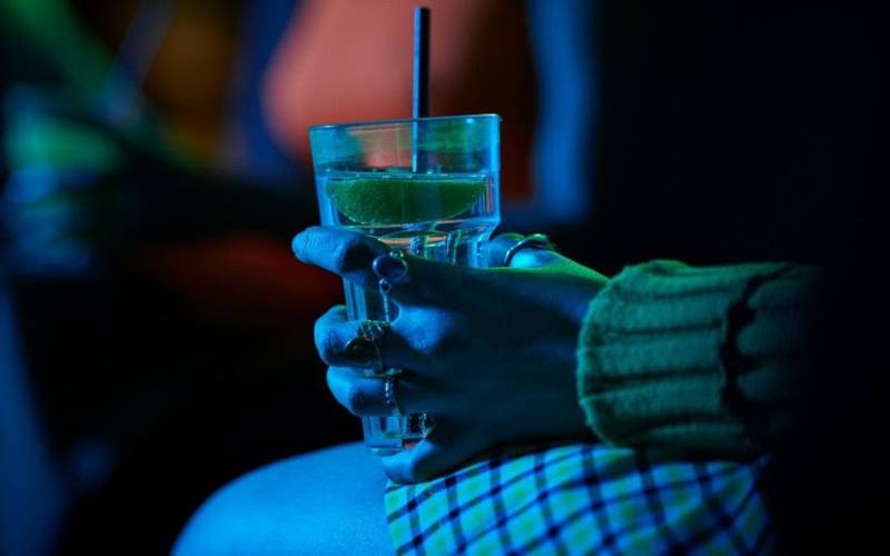 Governo do Brasil orienta combate à venda de bebidas adulteradas com metanol e reforça