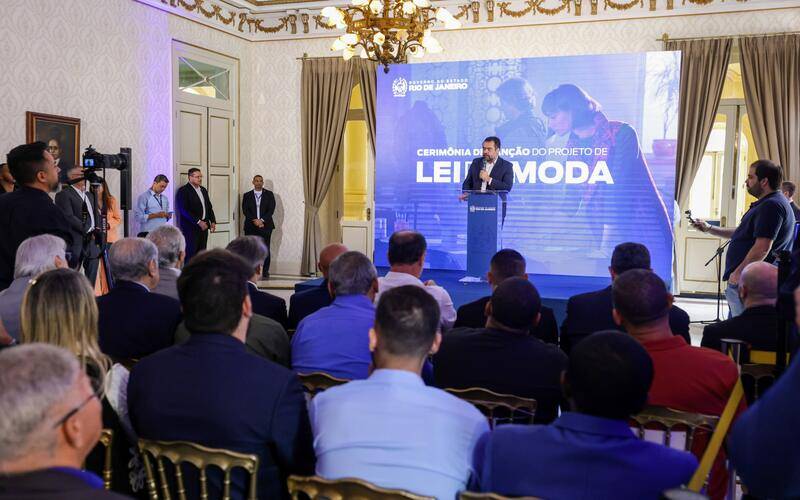 Cláudio Castro sanciona Lei da Moda