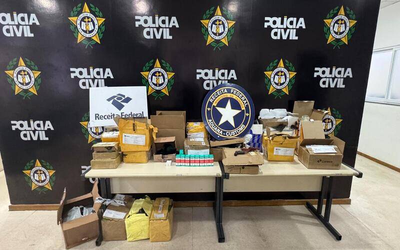 Receita Federal e Polícia Civil/RJ apreendem grande quantidade de drogas, armas e anab