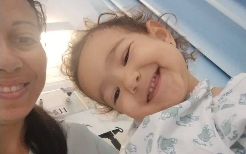 Petropolitana de dois anos internada por leucemia precisa de doações de sangue