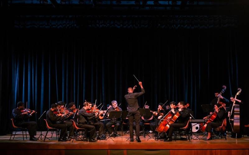 Orquestra Teatro Imperial realiza concerto especial em homenagem ao Dia dos Professore