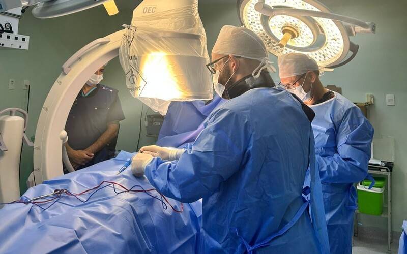 Hospital Unimed Petrópolis realiza cirurgia inédita e reforça excelência em alta compl
