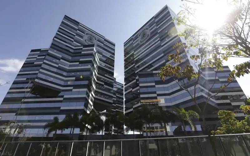 Moraes autoriza investigação sobre interferência de Bolsonaro na PF