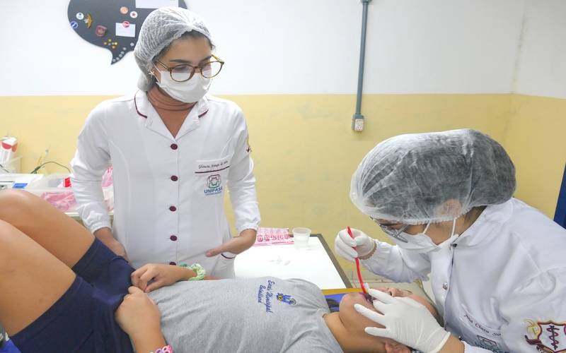 Projeto Restaurador Atraumático da UNIFASE promove prevenção e controle de cárie em cr