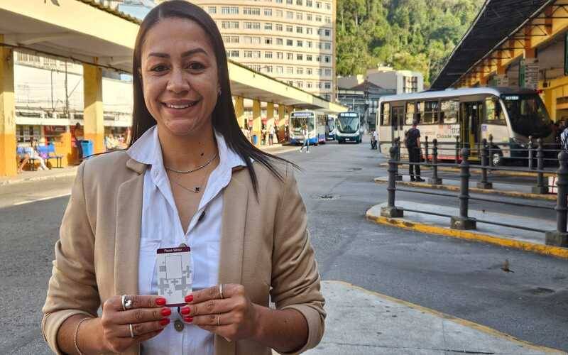 Setranspetro monta posto para emissão do cartão de ônibus Sênior em Petrópolis