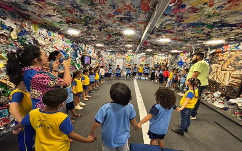 Petrópolis recebe Busão das Artes com exposição imersiva sobre consumo, descarte de re