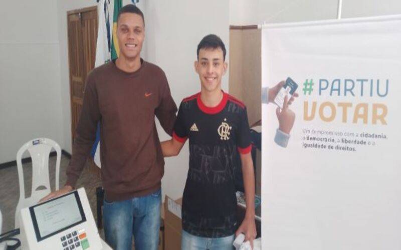 Tribunal Regional Eleitoral visita escolas de Petrópolis