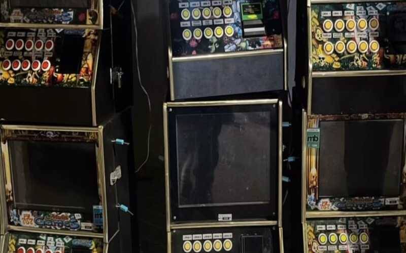 Alcobacinha: polícia militar apreende 6 máquinas caça-níqueis