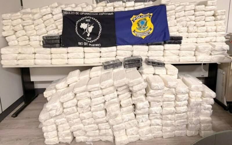 BR-040: PRF apreende mais de 800 quilos de cocaína na Baixada Fluminense