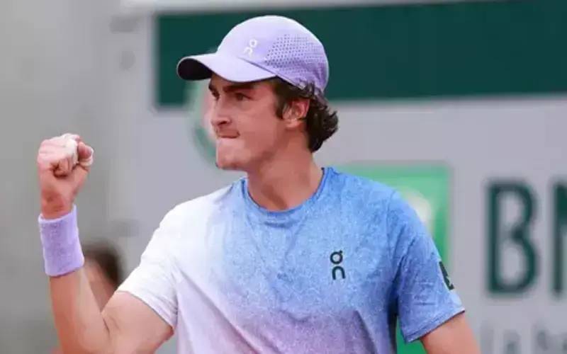 João Fonseca sobe 4 posições no ranking antes mesmo de entrar em quadra no Masters de 