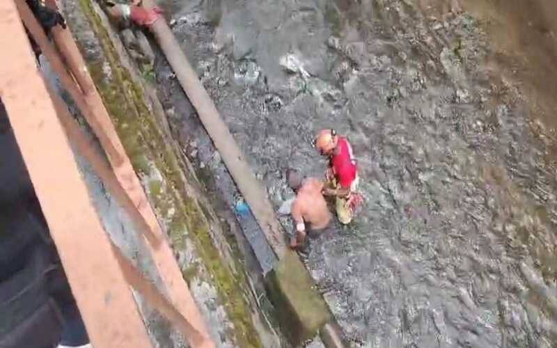Homem cai no rio próximo ao Terminal Rodoviário do Centro