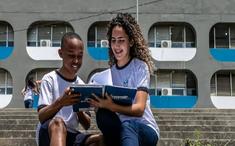 Governo do Estado abre renovação de matrículas da rede estadual de ensino para 2026