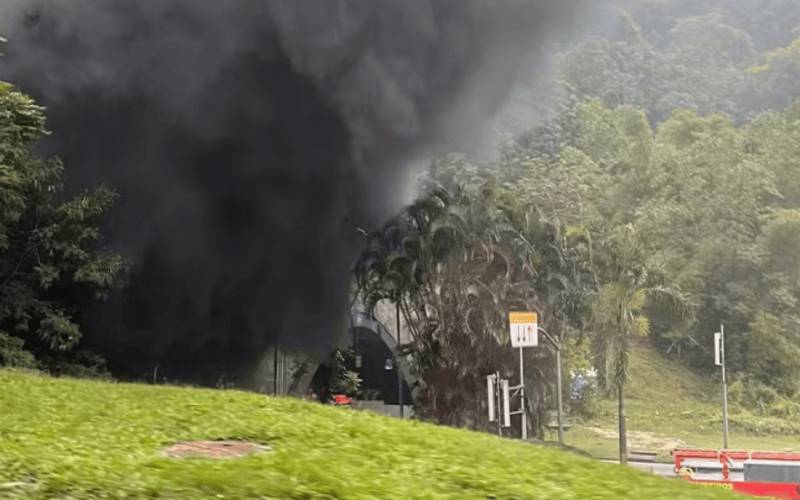 Rio: incêndio em ônibus interdita o Túnel Rebouças