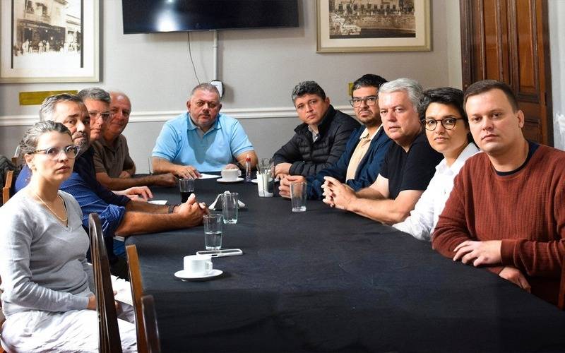 Vereadores se reúnem preocupados com a situação financeira da cidade